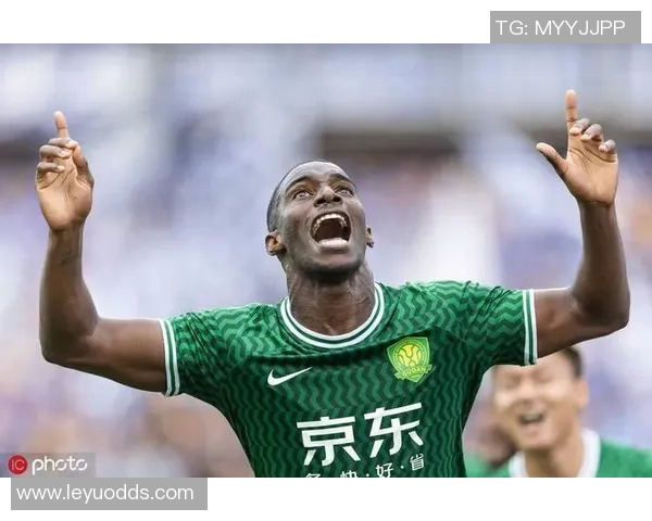 国安前锋法比奥在对阵大连英博比赛中戴帽当选中超第26轮最佳球员 国安前锋法比奥在对阵大连英博比赛中戴帽当选中超第26轮最佳球员