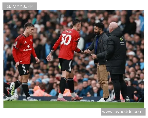 球员因传播色情内容被判刑穆帅希望他能更加成熟少一些天真 球员因传播色情内容被判刑穆帅希望他能更加成熟少一些天真