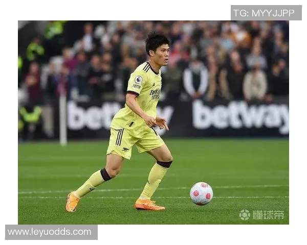 富安健洋与阿贾克斯签约至明夏合同依据表现而定 富安健洋与阿贾克斯签约至明夏合同依据表现而定